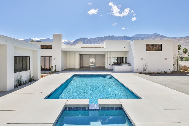 Pool-Deck-PocketDoor